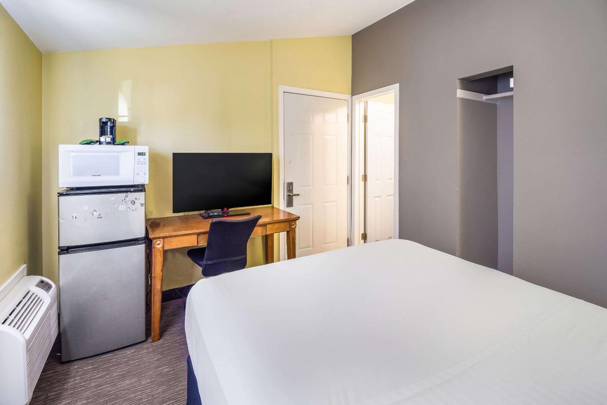 Rodeway Inn Каспер Экстерьер фото